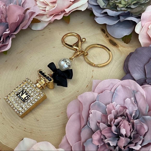 Chic Crystal Perfume Bottle Keychain Charm - Picture 10 of 16